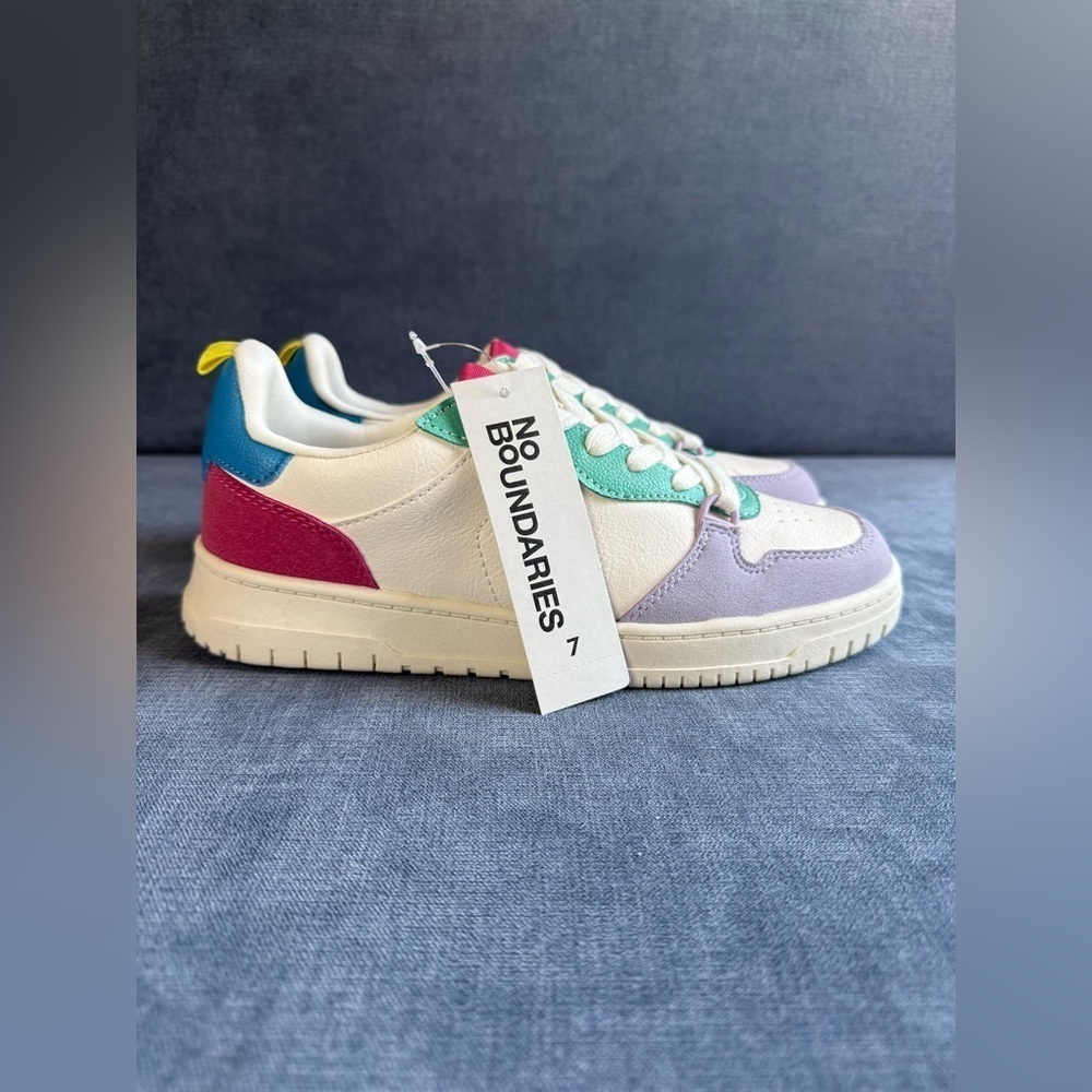 No Boundaries Lace Up Sport Sneakers Woman’s SZ 7 Multicolored Casual New Skater